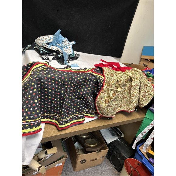 VINTAGE HALF WAIST APRONS LOT OF 12 Pockets - Picture 7 of 16